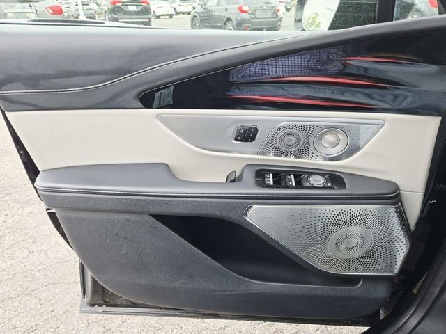 Lincoln Nautilus Vehicle Full-screen Gallery Image 29