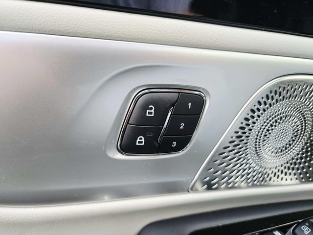 Lincoln Nautilus Vehicle Full-screen Gallery Image 30