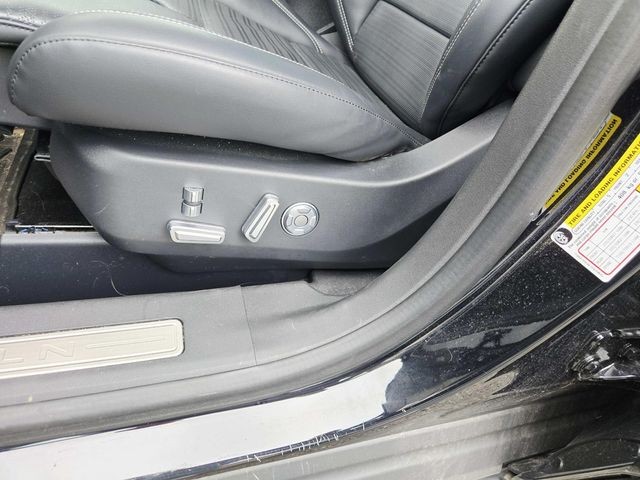 Lincoln Nautilus Vehicle Full-screen Gallery Image 32