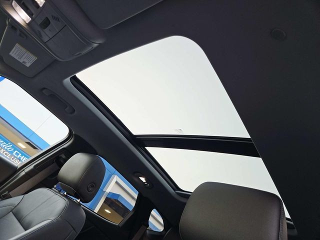 Chevrolet Blazer Vehicle Full-screen Gallery Image 06