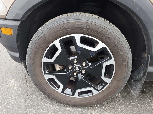 Ford Bronco Sport Vehicle Full-screen Gallery Image 17