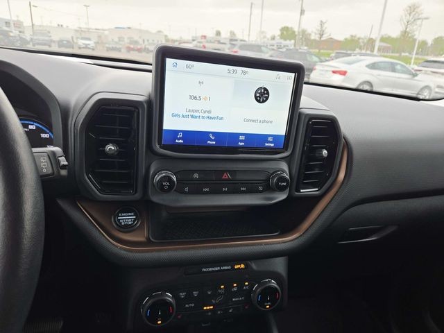 Ford Bronco Sport Vehicle Full-screen Gallery Image 23