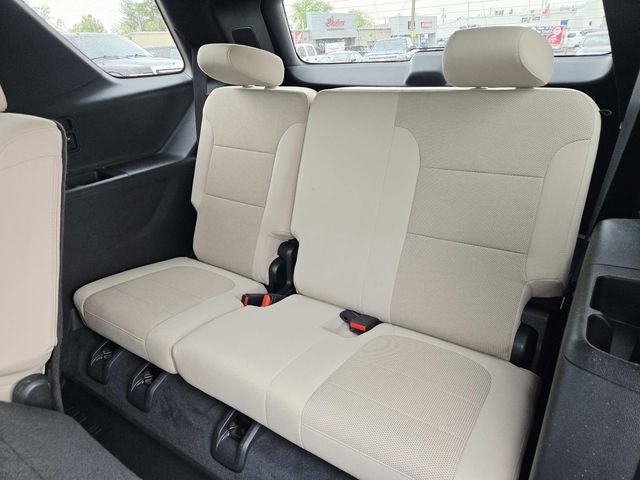 Chevrolet Traverse Vehicle Full-screen Gallery Image 10