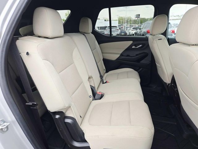 Chevrolet Traverse Vehicle Full-screen Gallery Image 13