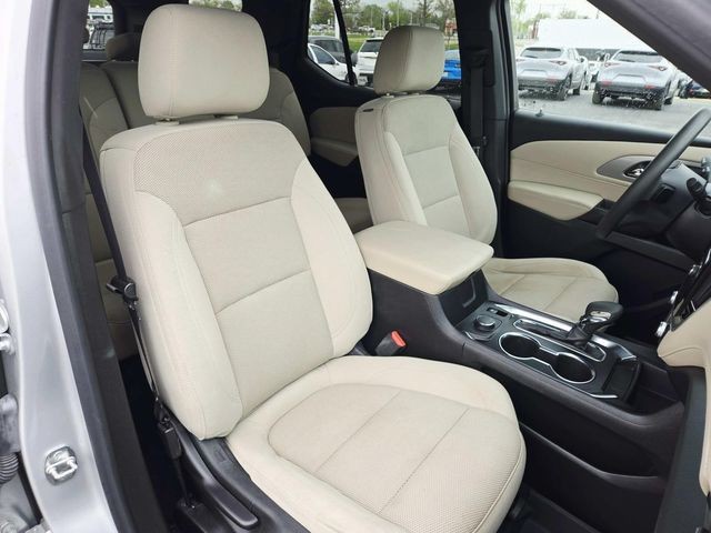 Chevrolet Traverse Vehicle Full-screen Gallery Image 14