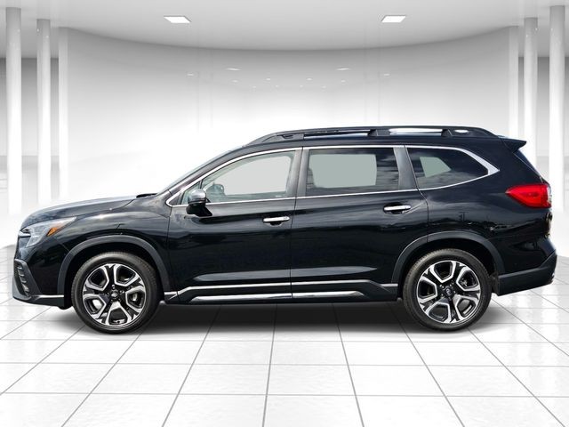 Subaru Ascent Vehicle Full-screen Gallery Image 02