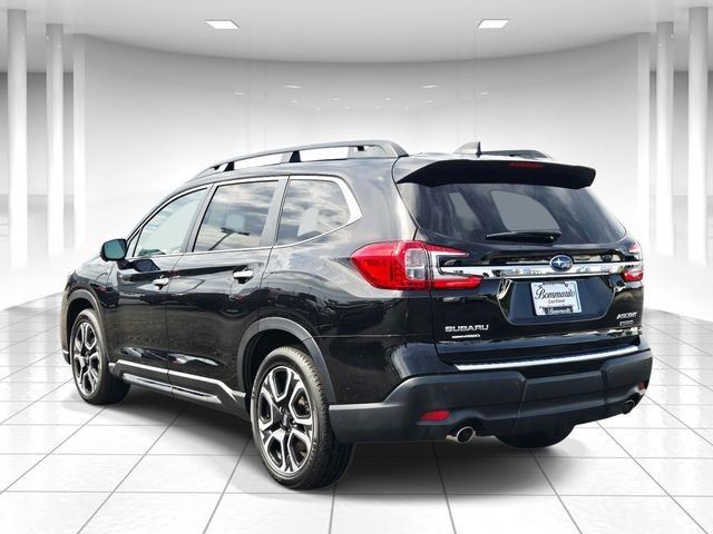 Subaru Ascent Vehicle Full-screen Gallery Image 03