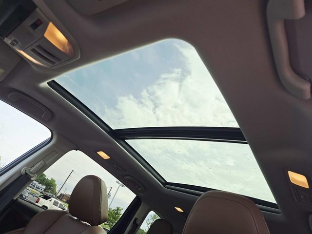Subaru Ascent Vehicle Full-screen Gallery Image 06