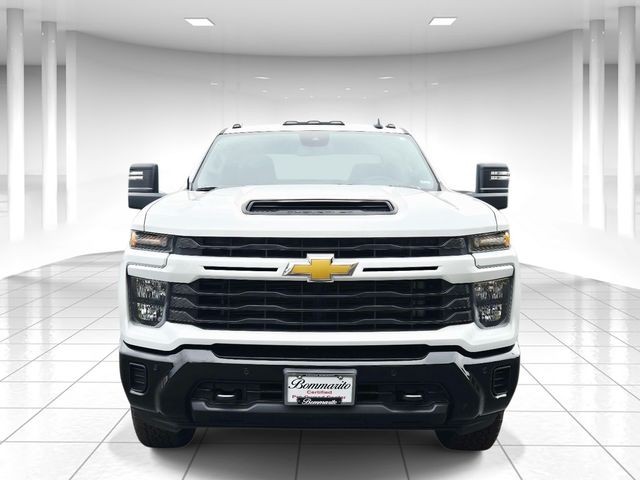 Chevrolet Silverado 2500HD Vehicle Full-screen Gallery Image 05