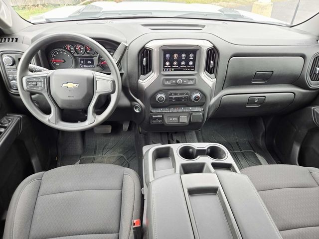 Chevrolet Silverado 2500HD Vehicle Full-screen Gallery Image 06