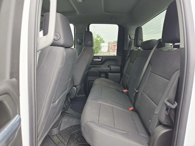 Chevrolet Silverado 2500HD Vehicle Full-screen Gallery Image 09