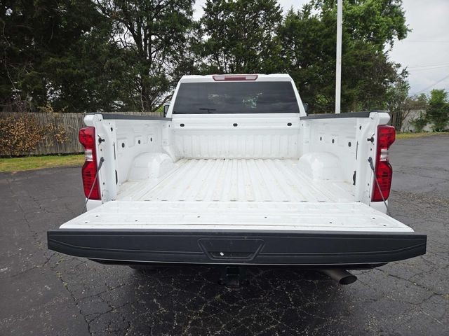 Chevrolet Silverado 2500HD Vehicle Full-screen Gallery Image 10