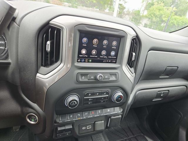 Chevrolet Silverado 2500HD Vehicle Full-screen Gallery Image 22