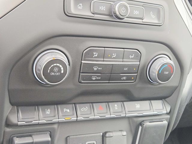 Chevrolet Silverado 2500HD Vehicle Full-screen Gallery Image 25