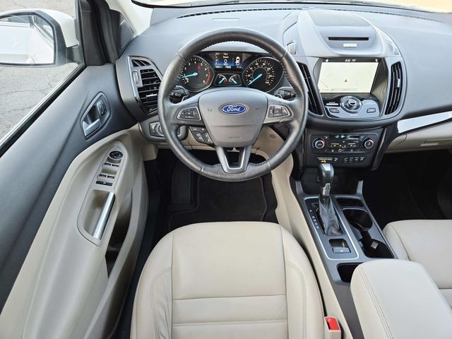 Ford Escape Vehicle Full-screen Gallery Image 08