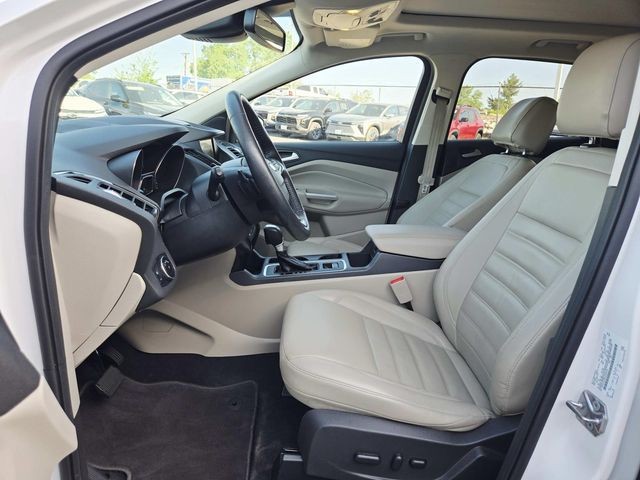 Ford Escape Vehicle Full-screen Gallery Image 09