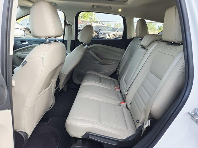 Ford Escape Vehicle Full-screen Gallery Image 10