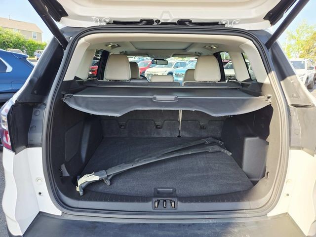 Ford Escape Vehicle Full-screen Gallery Image 11