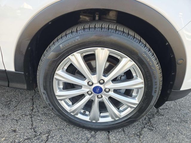 Ford Escape Vehicle Full-screen Gallery Image 14