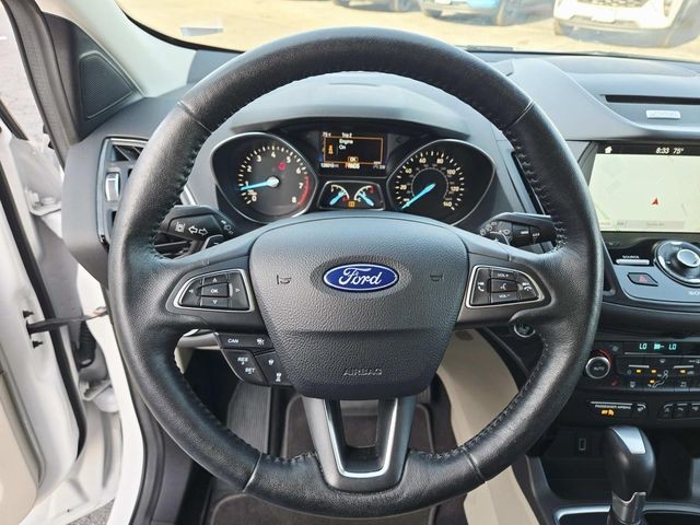 Ford Escape Vehicle Full-screen Gallery Image 16