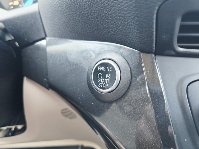 Ford Escape Vehicle Full-screen Gallery Image 28