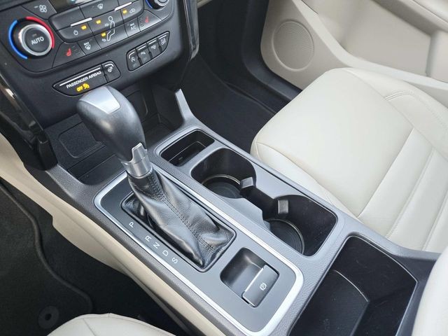 Ford Escape Vehicle Full-screen Gallery Image 29