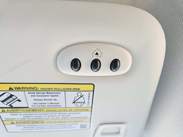 Ford Escape Vehicle Full-screen Gallery Image 31