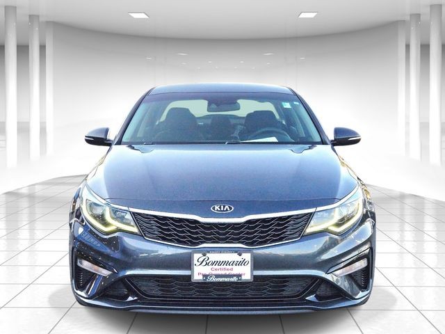 Kia Optima Vehicle Full-screen Gallery Image 05