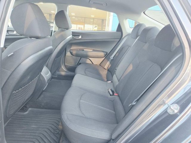 Kia Optima Vehicle Full-screen Gallery Image 09