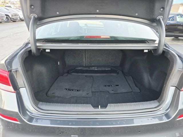 Kia Optima Vehicle Full-screen Gallery Image 10