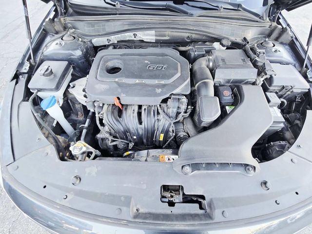 Kia Optima Vehicle Full-screen Gallery Image 14