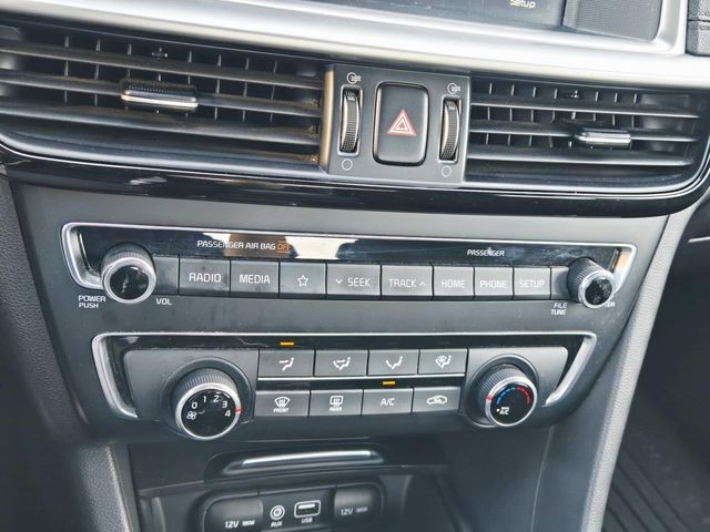 Kia Optima Vehicle Full-screen Gallery Image 23