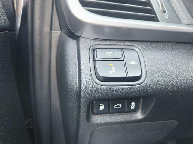 Kia Optima Vehicle Full-screen Gallery Image 27