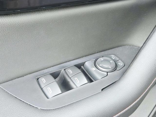 Chevrolet Blazer Vehicle Full-screen Gallery Image 35