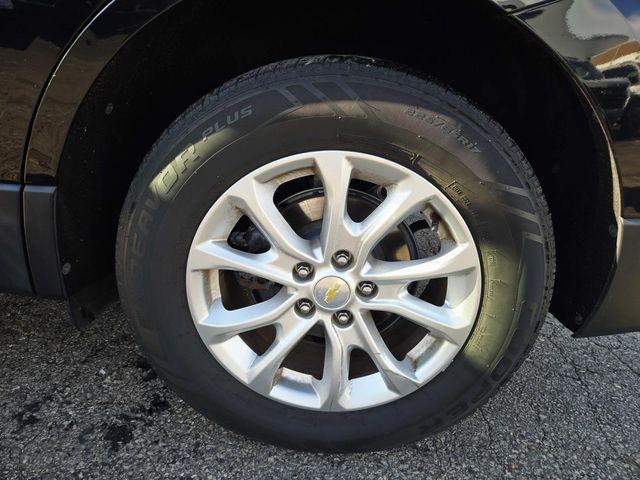 Chevrolet Equinox Vehicle Full-screen Gallery Image 12