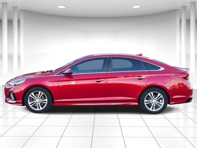 Hyundai Sonata Vehicle Full-screen Gallery Image 02