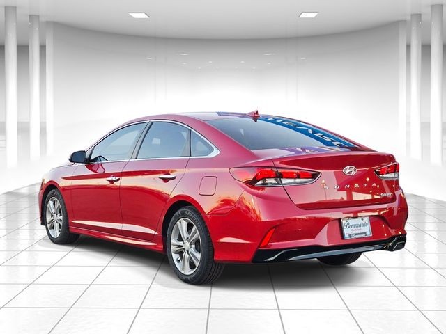 Hyundai Sonata Vehicle Full-screen Gallery Image 03