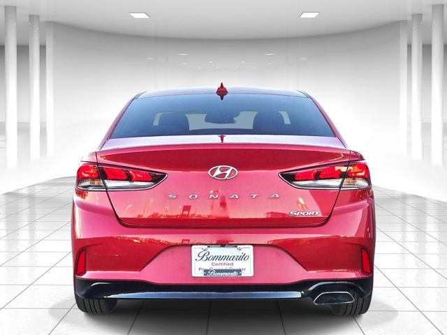 Hyundai Sonata Vehicle Full-screen Gallery Image 04