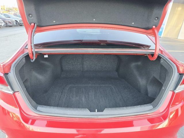 Hyundai Sonata Vehicle Full-screen Gallery Image 10