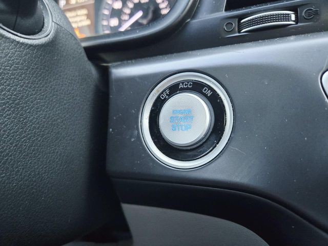 Hyundai Sonata Vehicle Full-screen Gallery Image 26