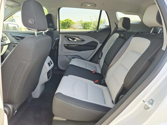 GMC Terrain Vehicle Full-screen Gallery Image 09