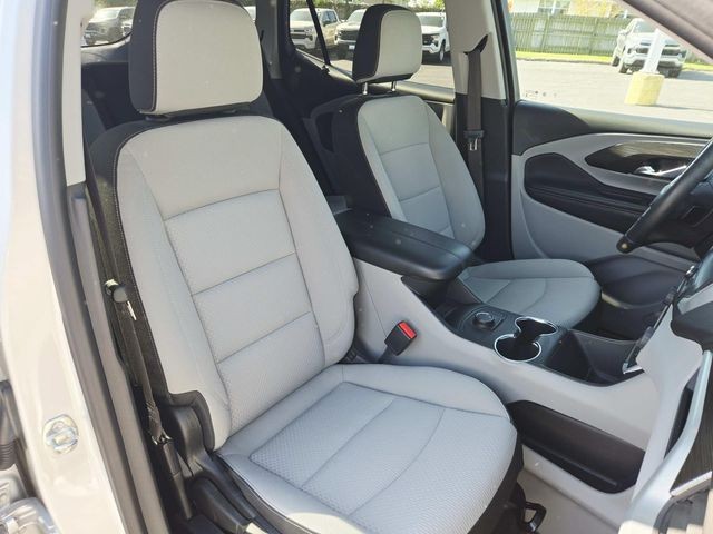 GMC Terrain Vehicle Full-screen Gallery Image 12