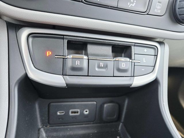 GMC Terrain Vehicle Full-screen Gallery Image 24