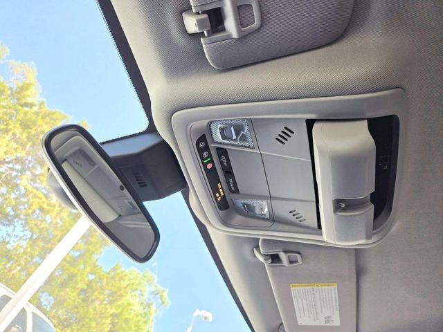 GMC Terrain Vehicle Full-screen Gallery Image 27