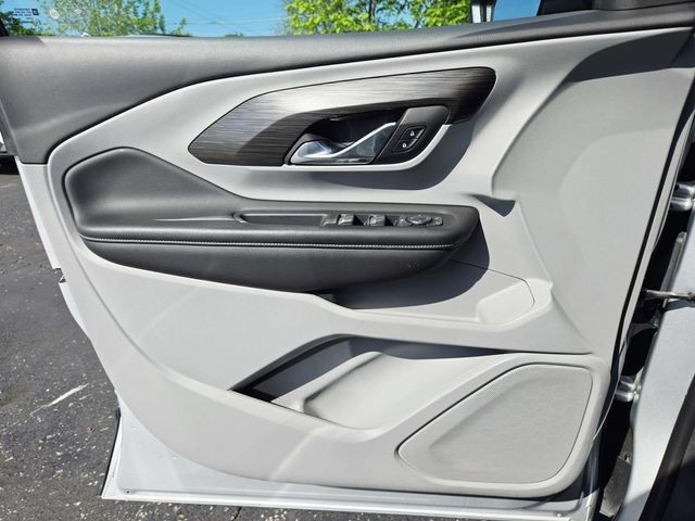 GMC Terrain Vehicle Full-screen Gallery Image 29