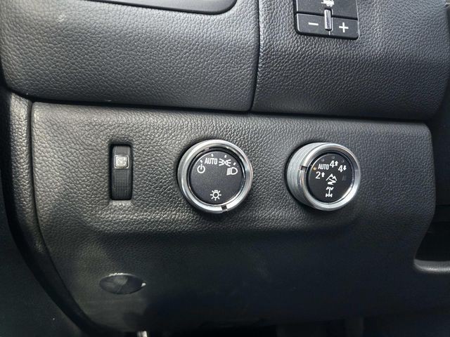 Chevrolet Colorado Vehicle Full-screen Gallery Image 32