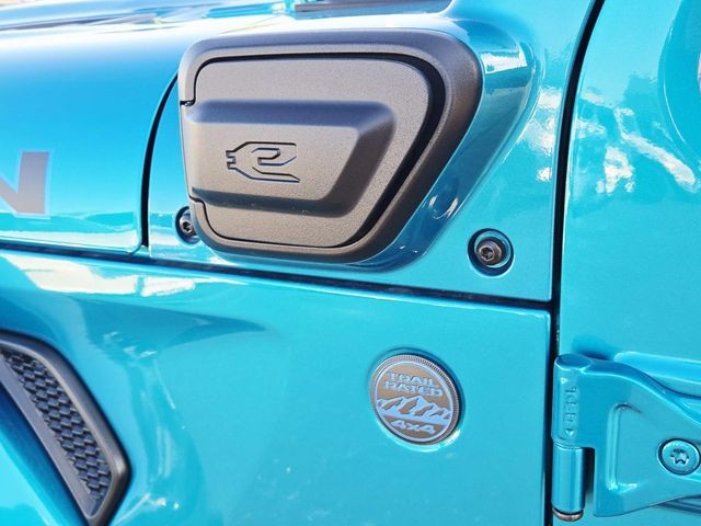 Jeep Wrangler 4xe Vehicle Full-screen Gallery Image 16