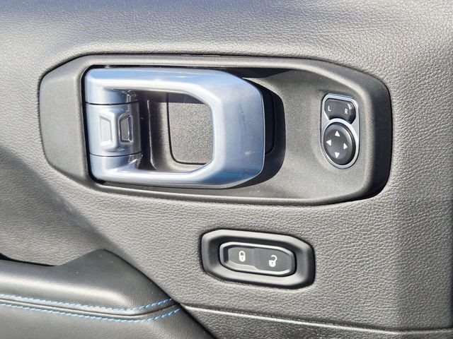 Jeep Wrangler 4xe Vehicle Full-screen Gallery Image 37