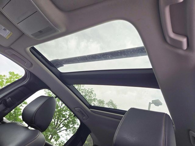 Mazda CX-70 PHEV Vehicle Full-screen Gallery Image 06