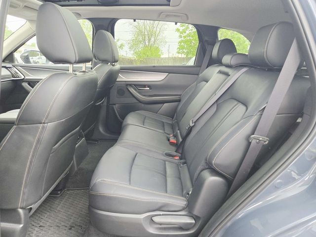 Mazda CX-70 PHEV Vehicle Full-screen Gallery Image 10